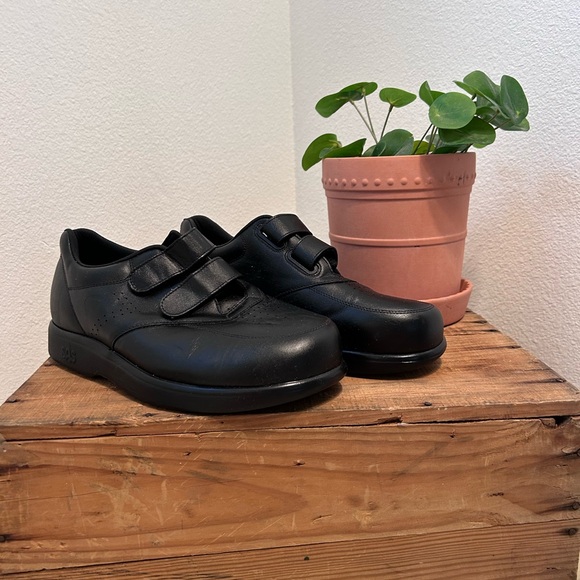 Black Men\'s Velcro Shoes main image 4
